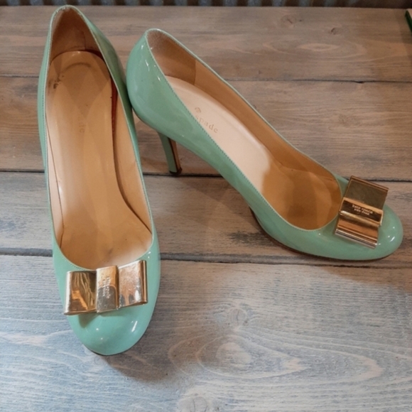 Kate Spade Karolina Seafoam Pastel Green Stylish Pumps Gold Bow High Heels - Picture 1 of 8